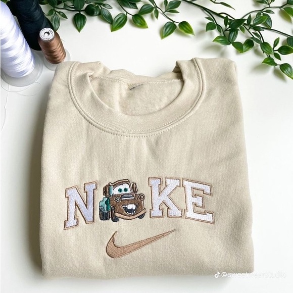 Matte Embroidered CREWNECK - Picture 1 of 1